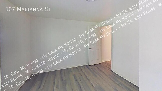 Photo - 507 Marianna St
