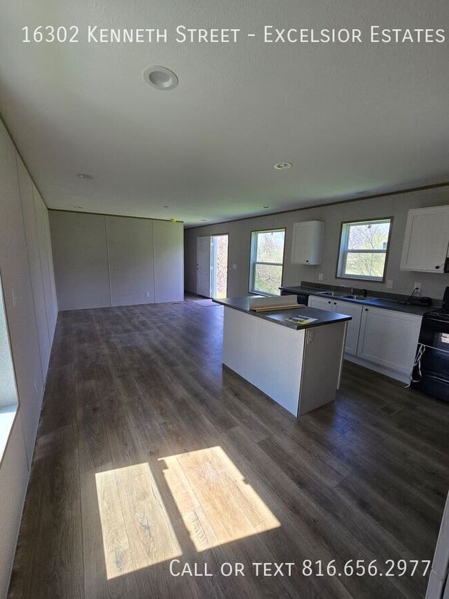 Photo - 16302 Kenneth Dr Unit Excelsior Estates