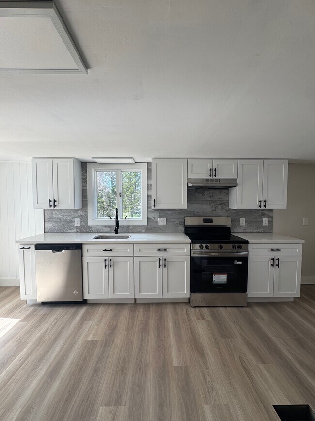 Photo - 15 Moody St Unit A