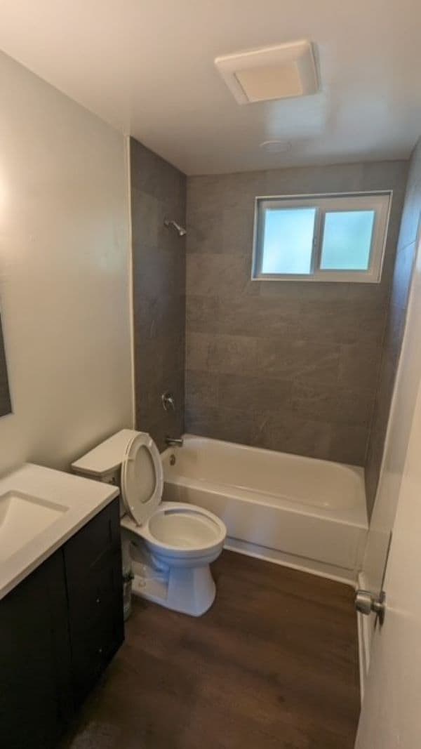 Photo - 10420 Commerce Ave Unidad 2