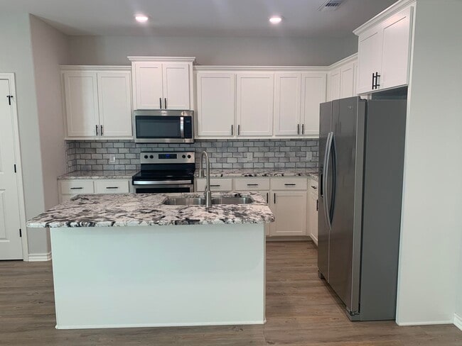2 Fernwood Dr