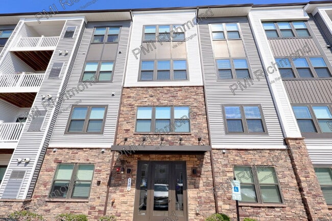 Building Photo - 3900 Maze Runner Dr Unit Apartment 304