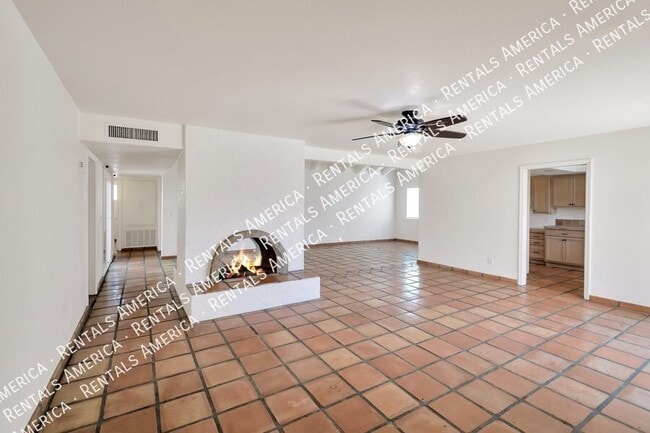 Photo - 2076 E Alameda Dr