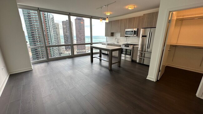 Photo - 301 E North Water St Unit 01