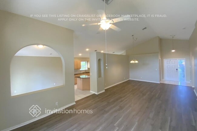 Photo - 10484 Lexington Cir S