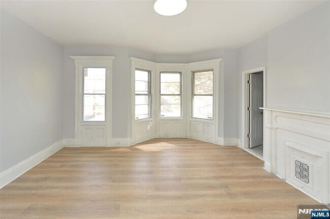 Photo - 124 Tuers Ave