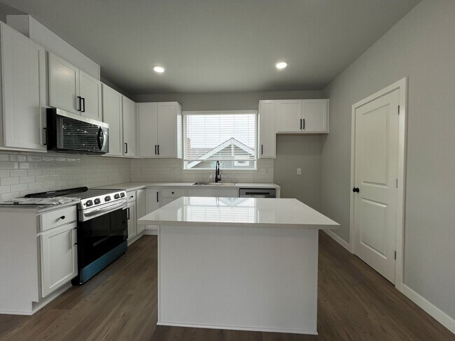 7924 SE Mitchell St Unit C