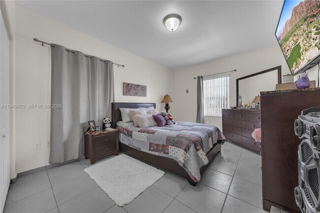 Photo - 7567 N Augusta Dr Unidad Front