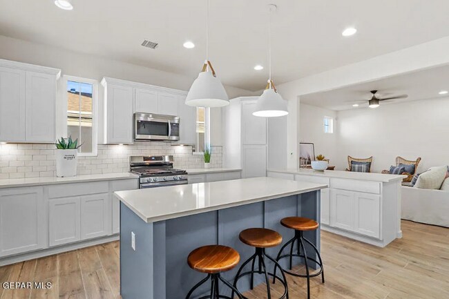 Photo - 844 Chillington Rd