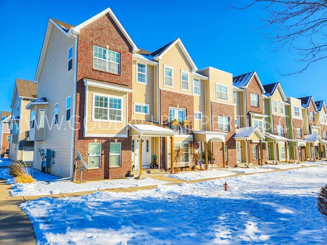 Beautiful 3 Bedroom Townhome in West Des M... - Beautiful 3 Bedroom Townhome in West Des M...