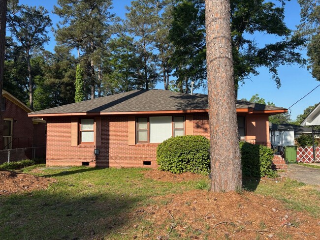 Building Photo - New On the Market!
