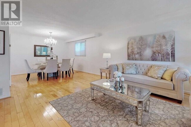 Photo - 117 Clansman Blvd.