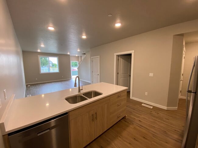 Photo - 3810 S 10th Ave