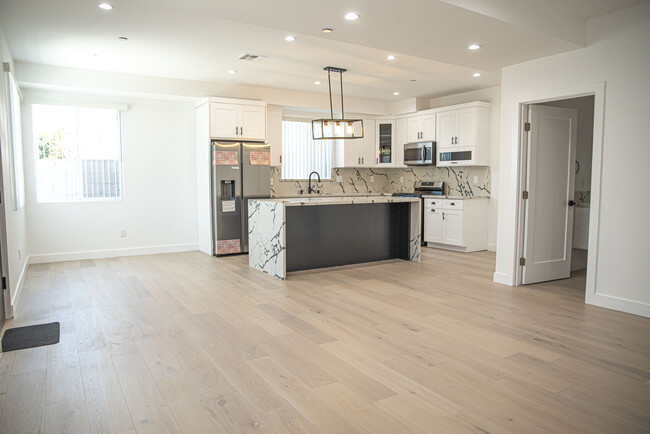 Photo - 3044 West Blvd Townhome