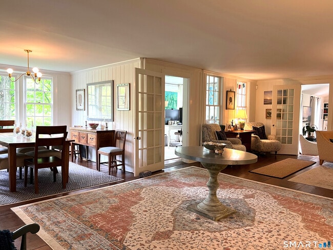 Photo - 269 Farmingville Rd