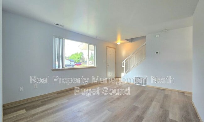 Photo - 7513 59th Dr NE