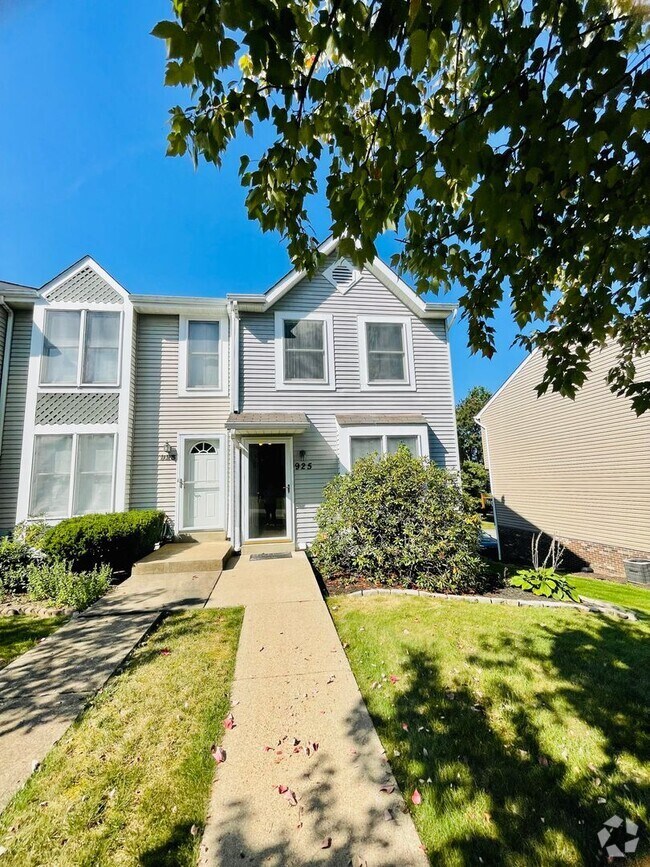 Building Photo - 2 Bed 1.5 Bath- Oakdale PA! Hawthorne Vill... Rental