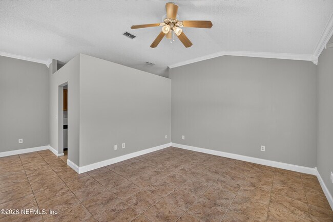 Photo - 9256 Dale View Ln W