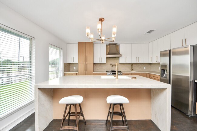 Photo - 1403 Munger St