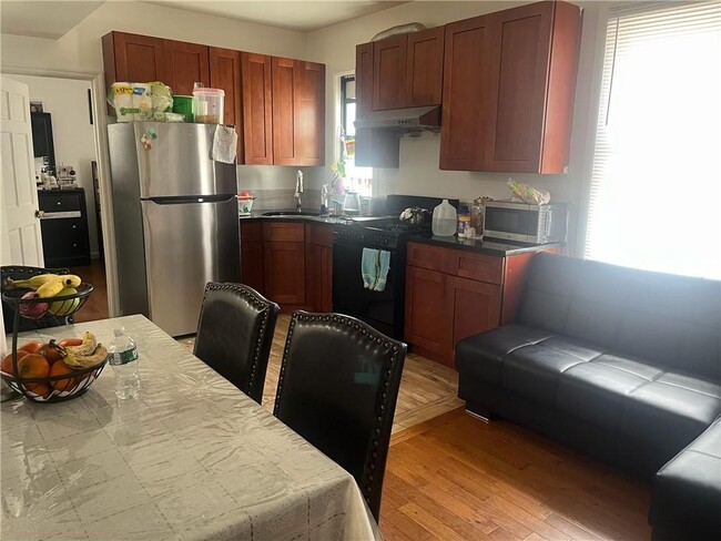Building Photo - 2203 E 15th St Unit 1 Rental