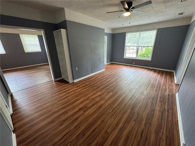 Photo - 219 2nd St