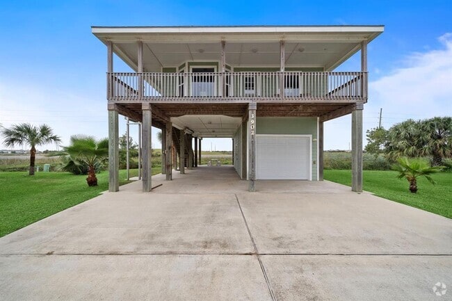 Building Photo - 3902 Pirates Beach Blvd Ct Rental