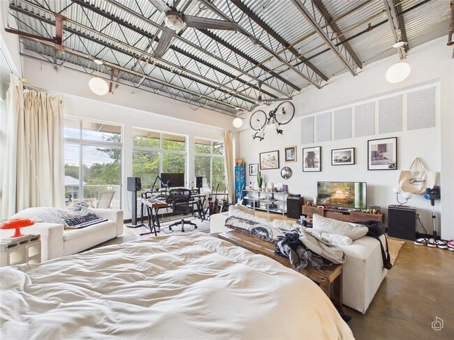 Photo - 2401 E 6th St Unit 6097