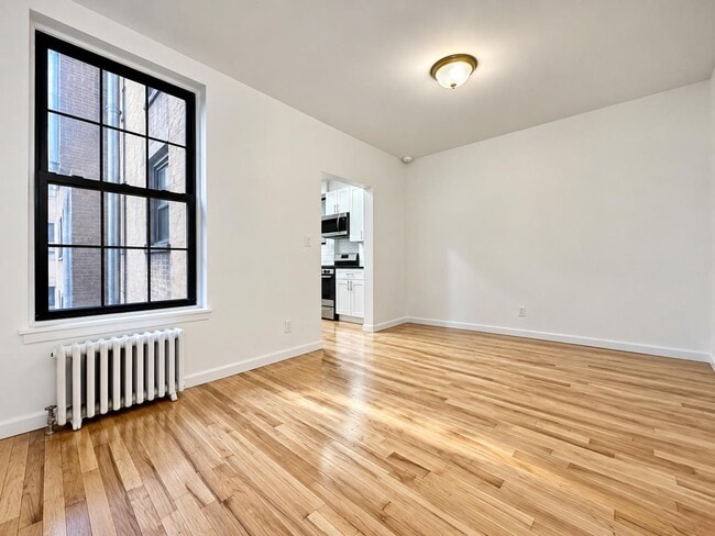 401 E 68th St Unit 5A