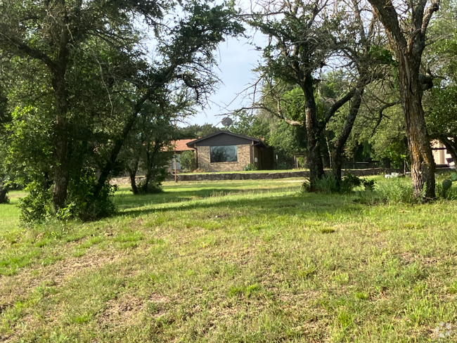 Building Photo - 425 Private Rd 816 Rental