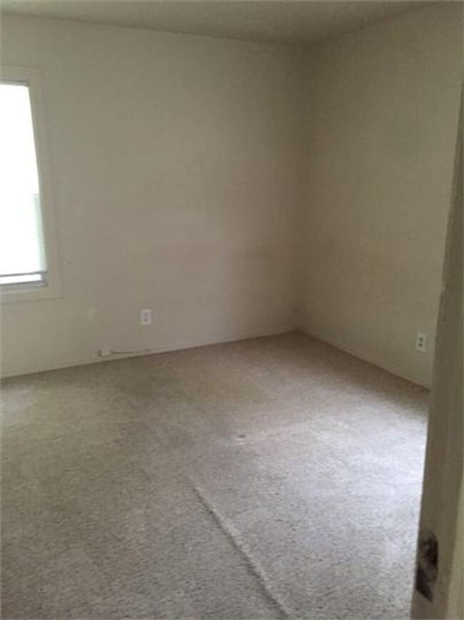 Photo - 1621 Clover Ln