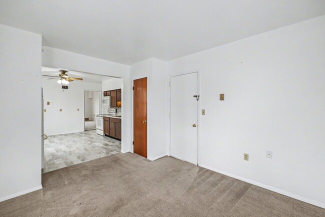 Building Photo - 6710-6720 Clearfied St Unit 6710 Apt A