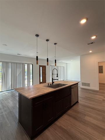 Photo - 2707 Carpenter Ave