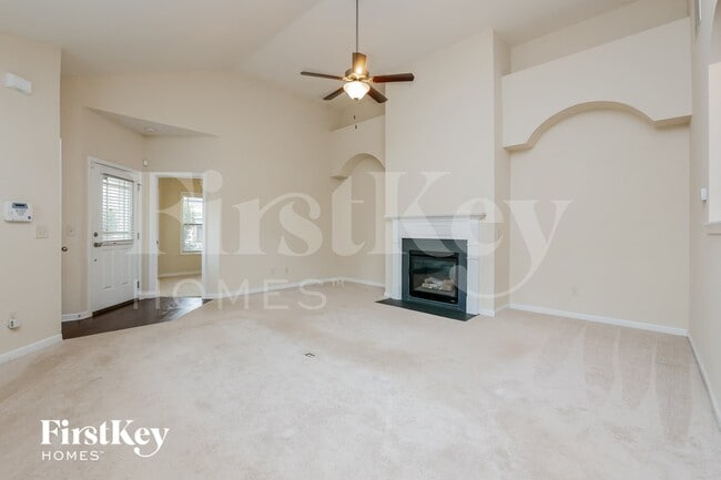 Photo - 150 Stonebridge Crossing