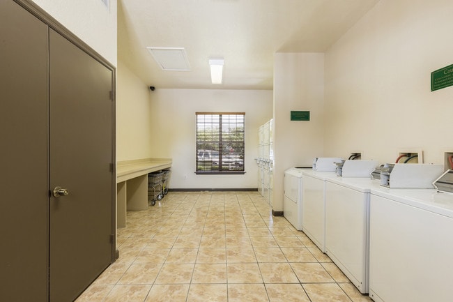 Photo - Centre Court Apartments