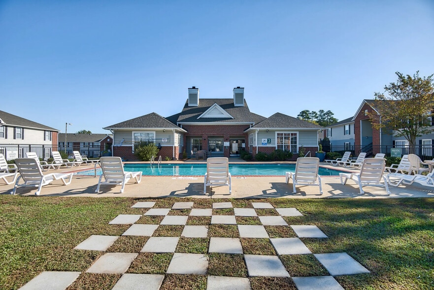 Meriwether Place - Pool