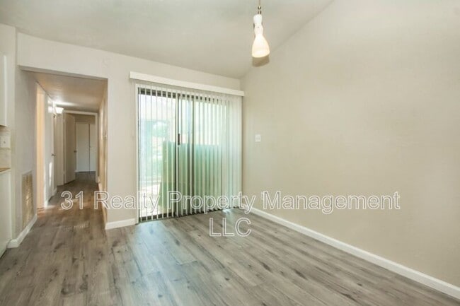 Photo - 7062 Pineberry Rd