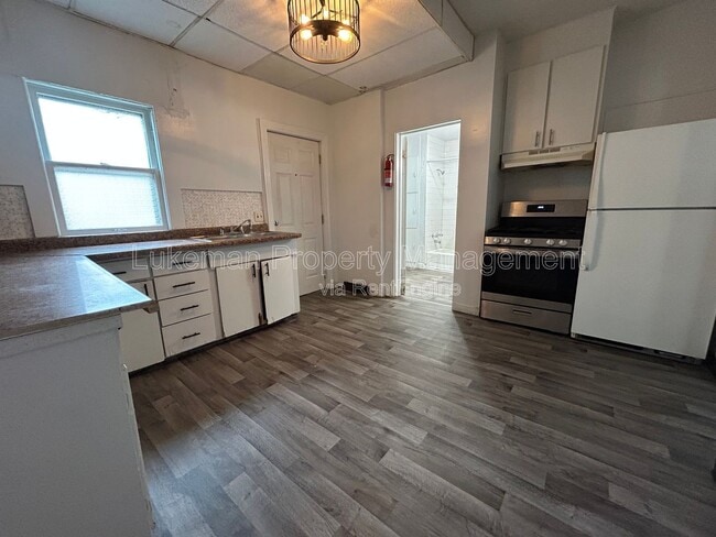 Building Photo - 802-806 West Cedar Street Unit 804