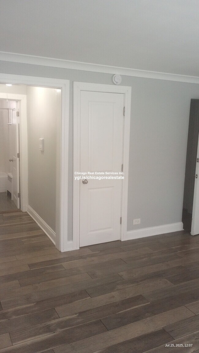 Photo - 2754 W North Shore Ave Unit 2W
