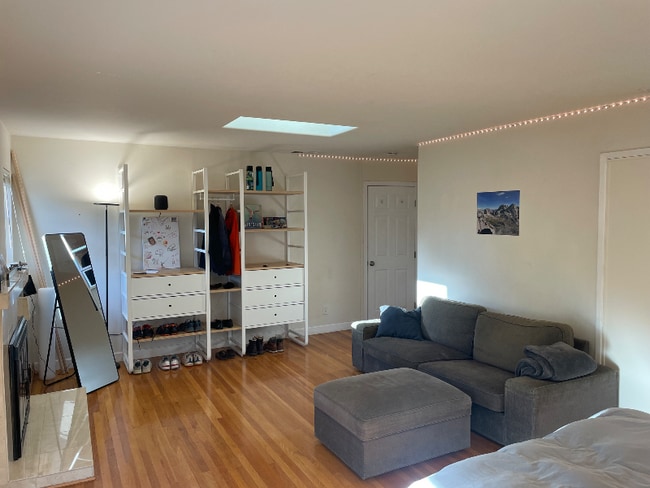 Photo - 875 September Dr