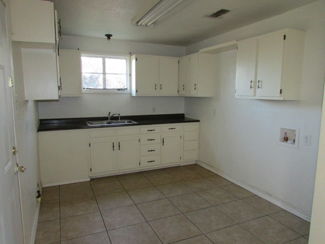 Photo - 3135 N Dixie Blvd