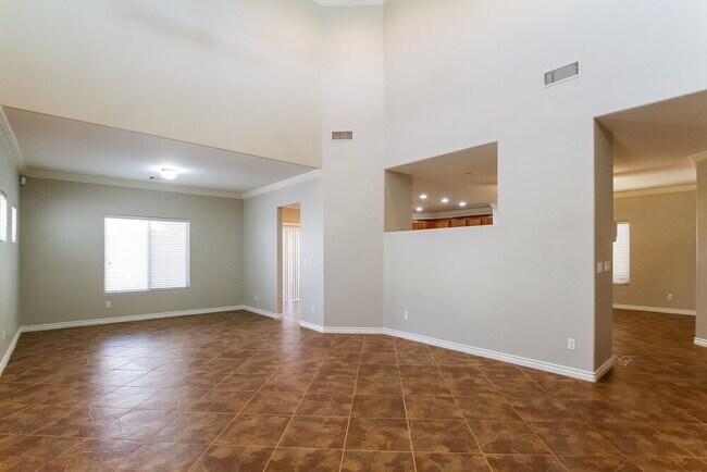 Photo - 308 Sierra Breeze Ave