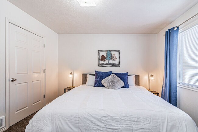 Photo - 640 Old Hwy 30 W