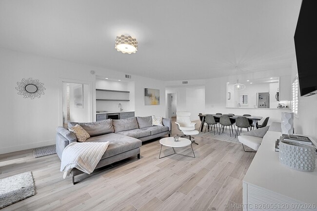 Building Photo - 210 Captains Walk Unit 701