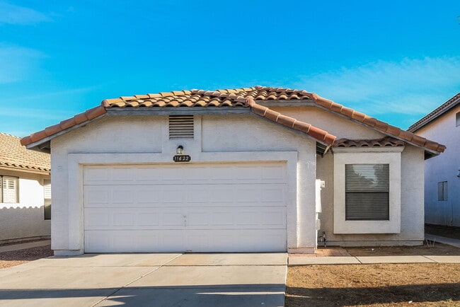 Building Photo - 11622 W Olive Dr