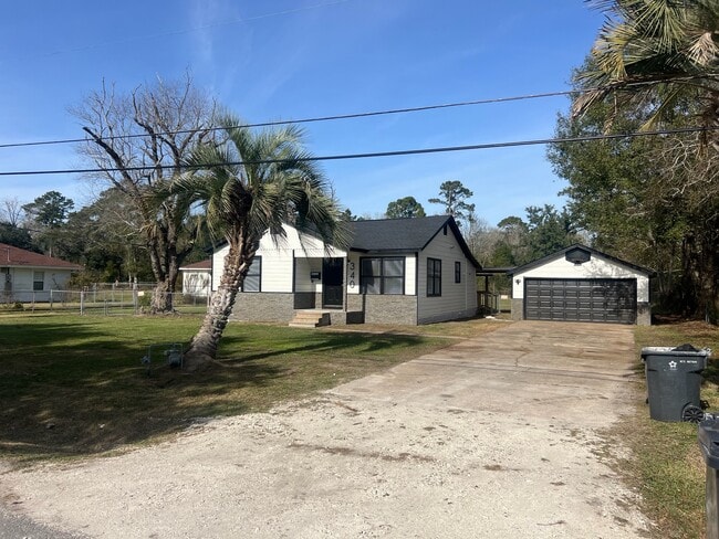 Photo - 340 Meadow Dr