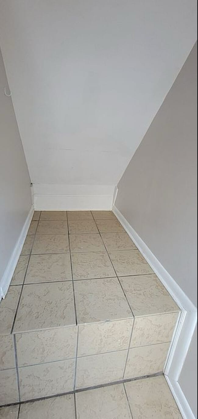 Photo - 15 Minden Ave Unidad 2