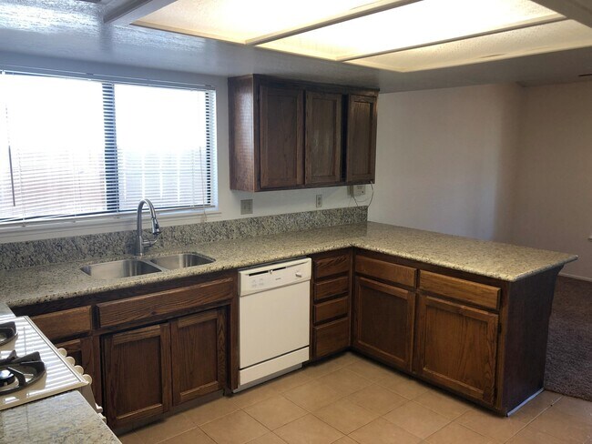 Photo - HERITAGE VILLAGE HOME - AVAILABLE NOW!!