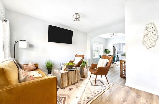 Photo - 56 Holly Rd NW