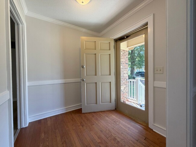 Photo - 121 Westview Dr