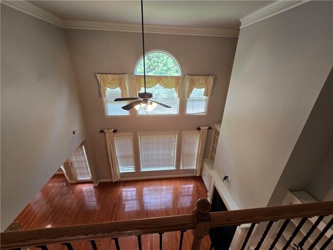 Photo - 624 Maple Grove Way